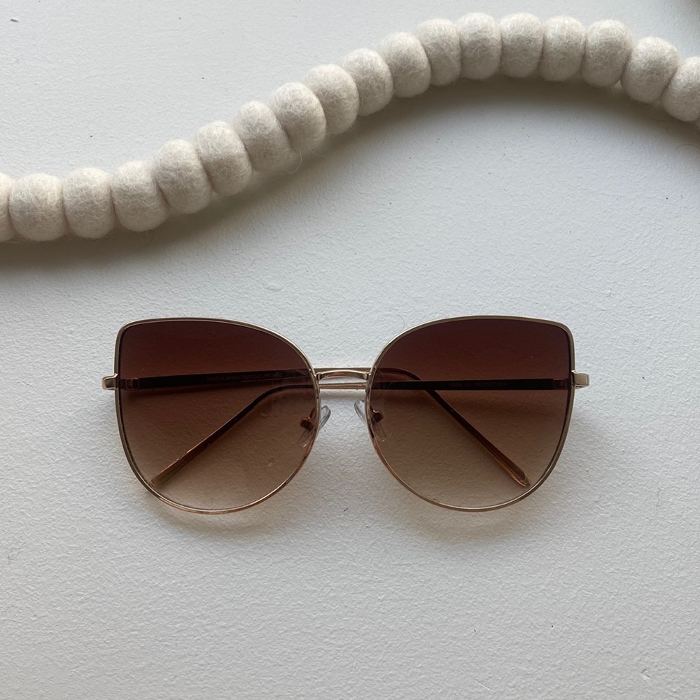 COPY - Francesca’s Cat Eye Sunglasses